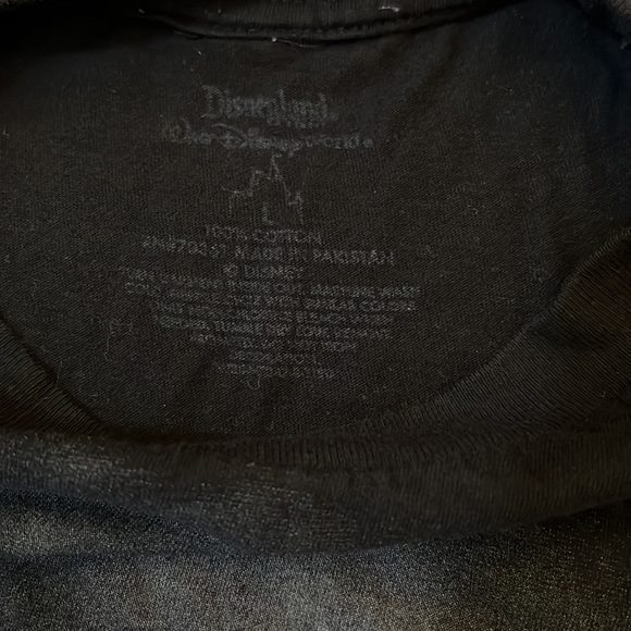 Pirates of the Caribbean T-Shirt Disney Parks - Picture 3 of 3